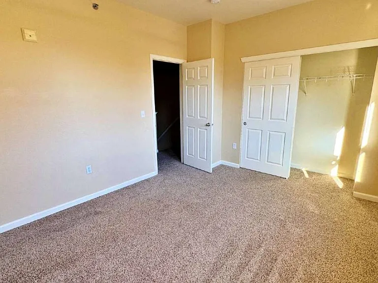 14891 E Centrepoint Dr — Photo 7