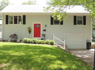 1229W W Crestview Dr, Maryville, MO 64468
