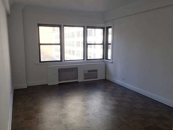 2nd image of 20 Beekman Pl APT 10A