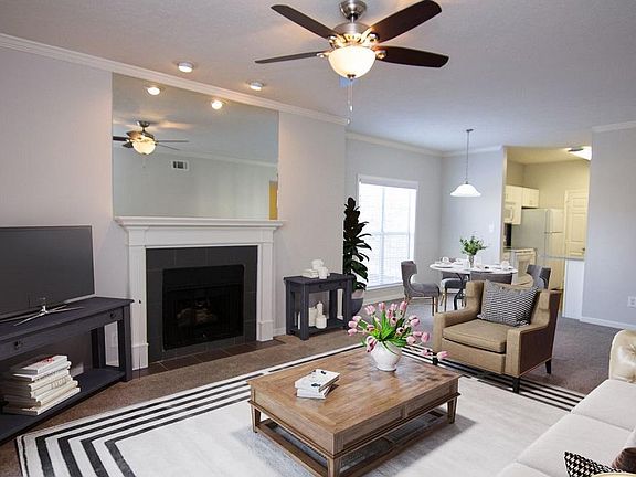 2nd image of 4 Riverview Dr W #1442627
