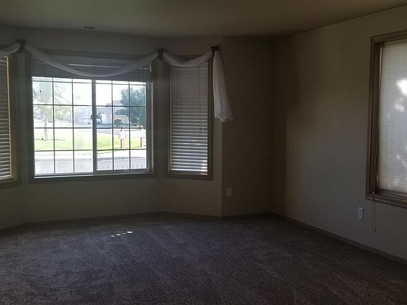 4th image of 8015 Zayas Dr