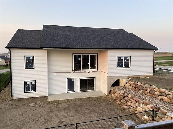 3rd image of 5370 Bulldog Ave