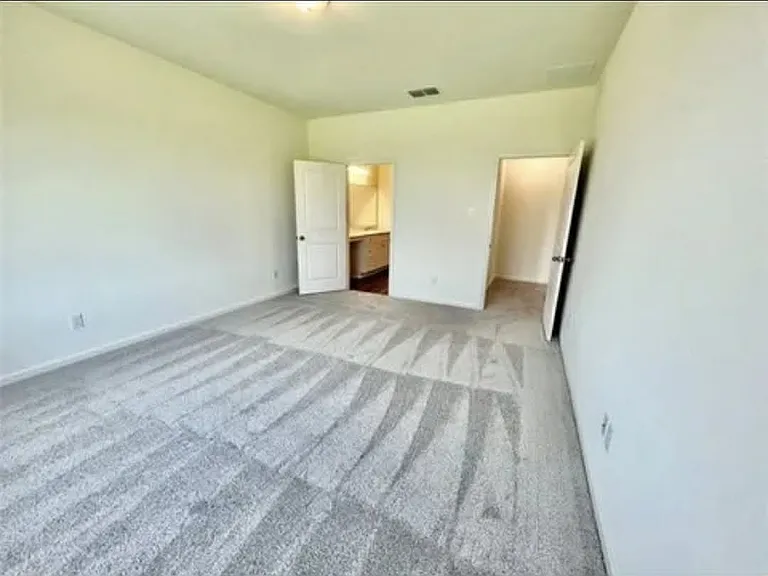 3008 Lacebark Ct — Photo 8