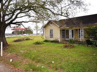 1602 S Mechanic St, El Campo, TX 77437