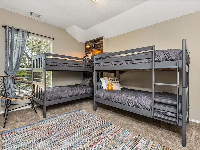 604 Grimsworth Ct — Photo 17