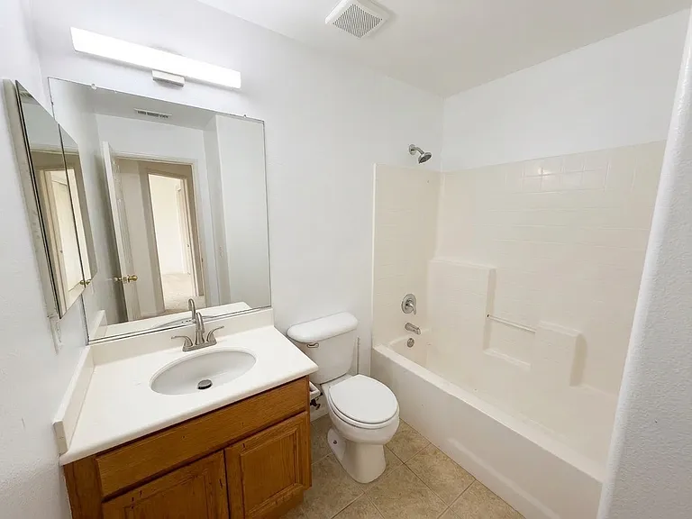 1384 Ashton Park Ln — Photo 9