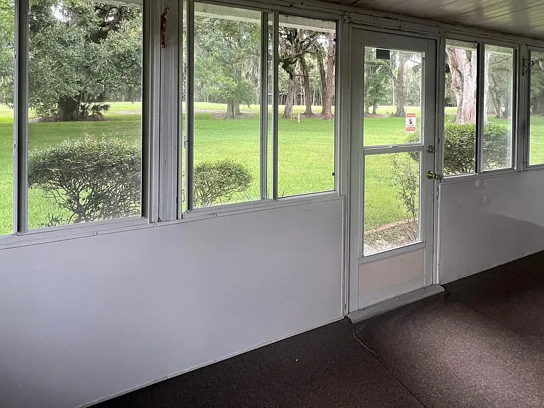 13 Courtney Pl — Photo 12