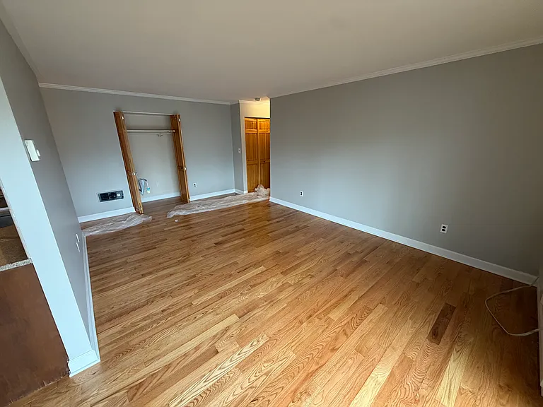 12 Tuttle St #2D — Photo 2