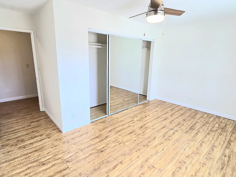 2251 Crenshaw Blvd #6 — Photo 11