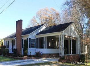 628 Oak Grove Rd, Flat Rock, NC 28731