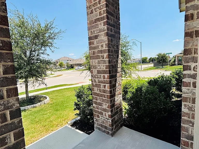 21300 Bird Wing Dr — Photo 3