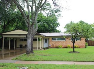 1821 James St, Irving, TX 75061