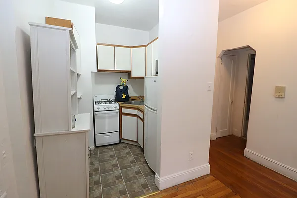 Rented by Corcoran | media 14