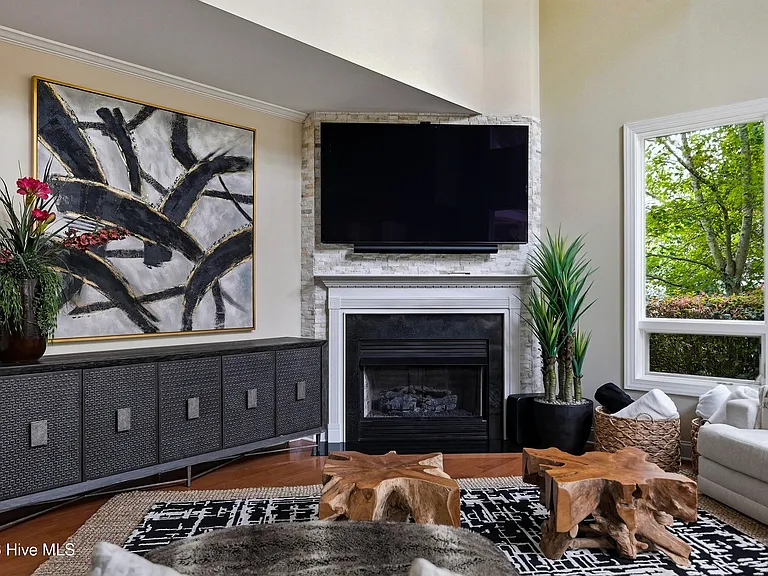 120 Woodenbridge Ln — Photo 6