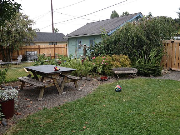 4th image of 1610 Humboldt St