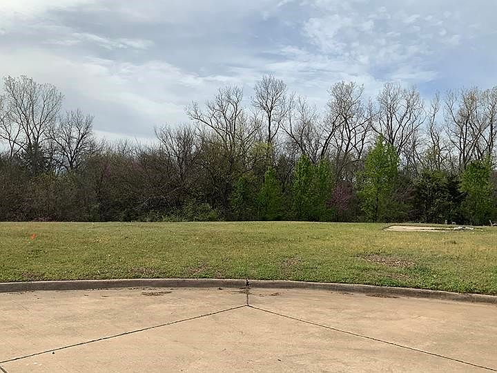 2nd image of 4409 N Greenvale Cir