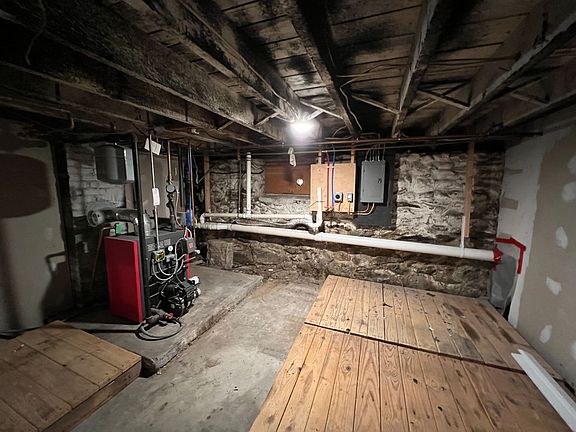 4th image of 49 Boys Ave #D