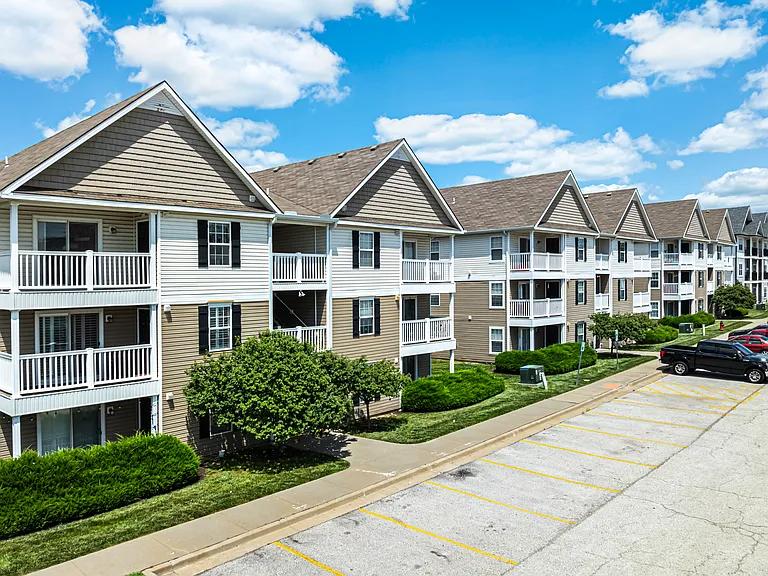 Brighton Crossing Apartments — Photo 1