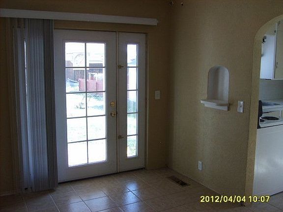 4th image of 704 11th Ave N