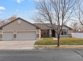 955 W Alton Dr, North Salt Lake, UT 84054