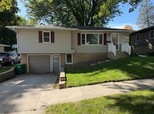 2424 25th St NW, Rochester, MN 55901