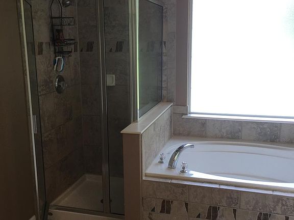 4th image of 2052 N Cranbrook Ave