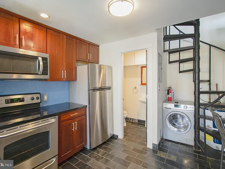 2619 South St #3 — Photo 19