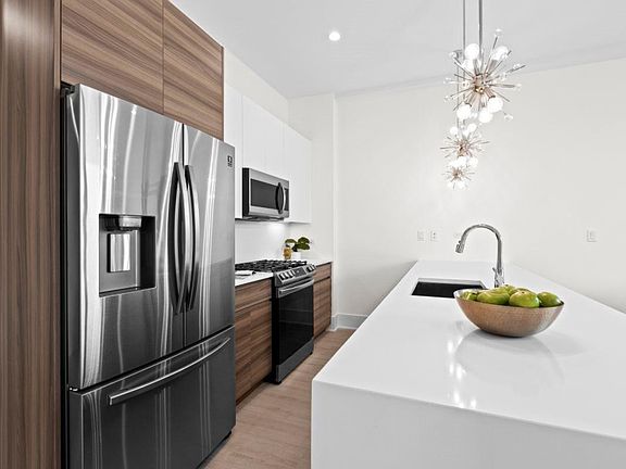 3rd image of 159 W North Ave #306