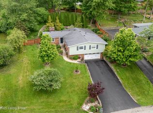 221 Choctaw Rd, Indian Hills, KY 40207