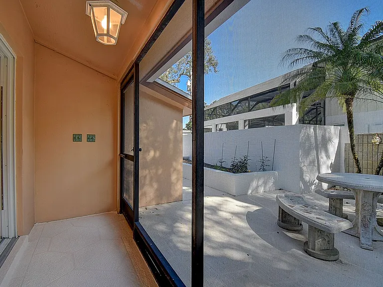 1247 Monticello Blvd N — Photo 25