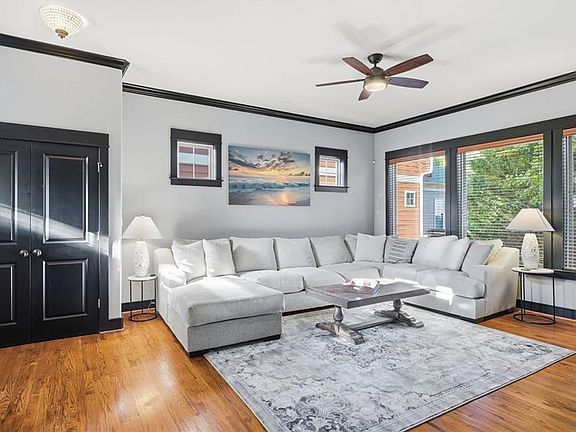 5th image of 2814 Prado Ln
