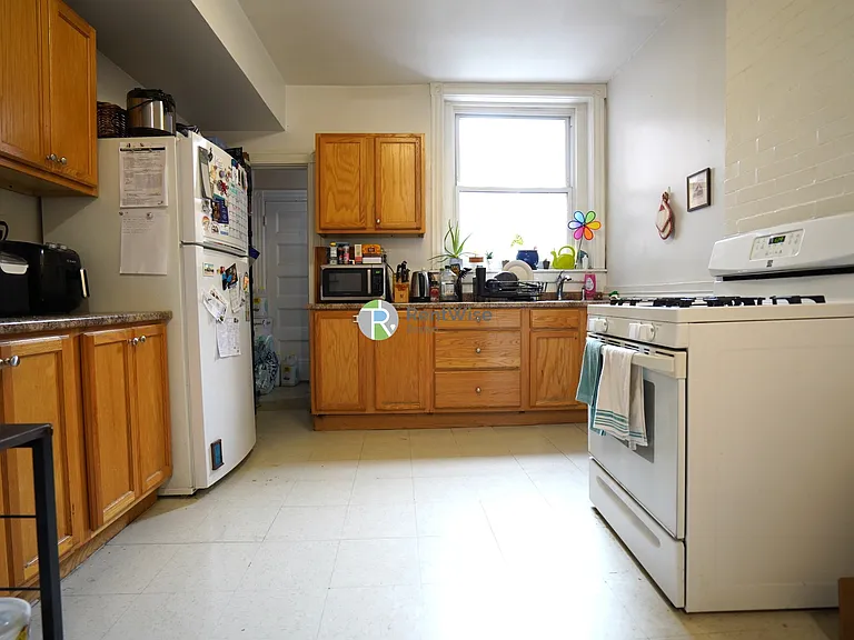 10 Foster St #2 — Photo 14