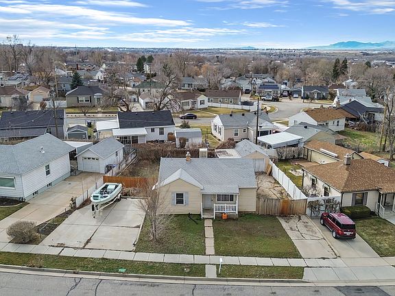 5th image of 3925 S Evelyn Rd E