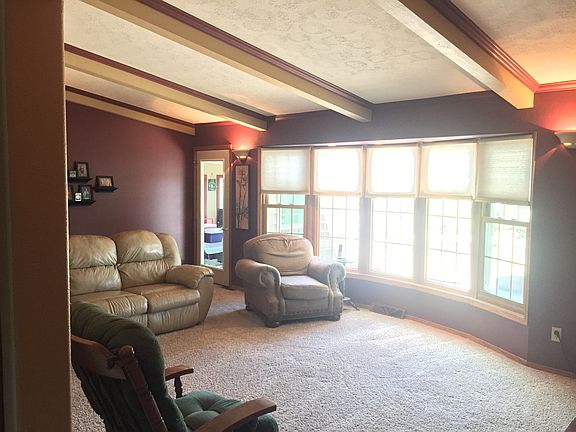 5th image of 304 S Park Dr
