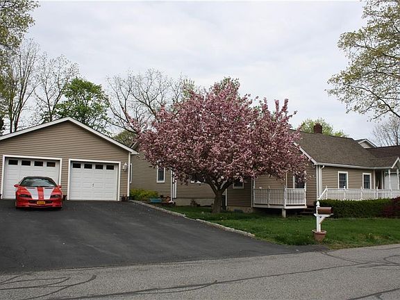2nd image of 25 Garland St