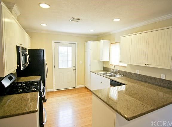 2nd image of 232 S Vinedo Ave
