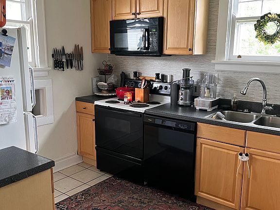 5th image of 1332 Herschel Ave