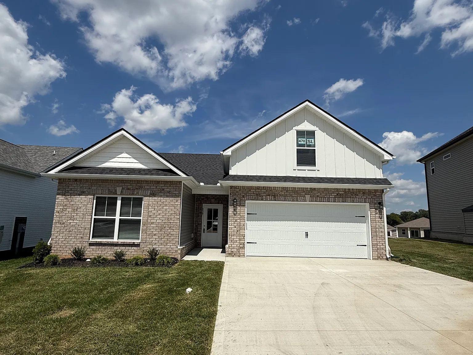 4 bed, 2000 sqft, $2,400 — Photo 1