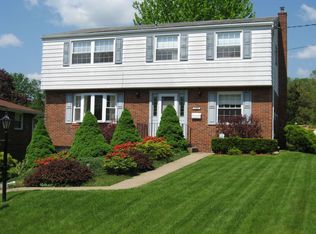 1242 Northwestern Dr, Monroeville, PA 15146