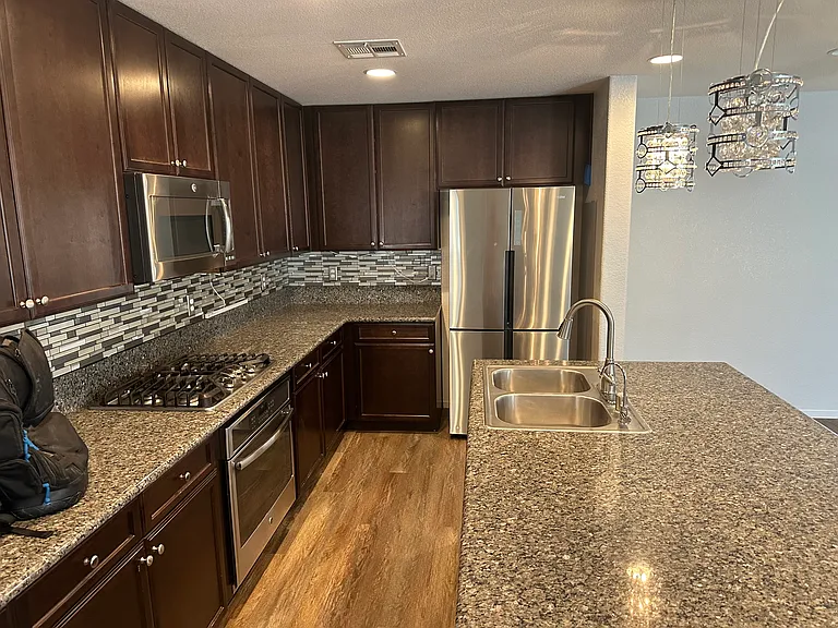 10726 Wrigley Field Ave — Photo 25