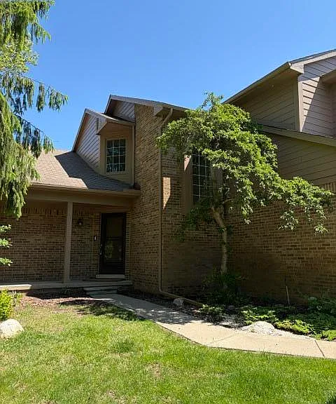 1261 Laurel View Dr — Photo 3