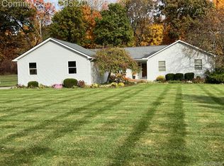 6895 Fairway Vis, Howell, MI 48843
