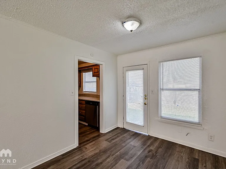 404 Lanola Ct — Photo 8