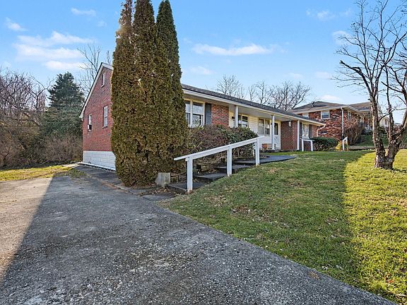 2nd image of 174-176 Lisa Dr