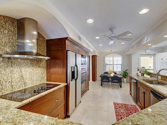 4th image of 544 Pinellas Bayway S APT 302