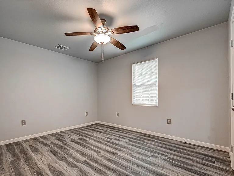 15897 Dewberry Ln — Photo 7