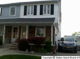 33 Middle Loop Rd, Staten Island, NY 10308
