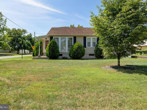 11 Dymond Ave, Fayetteville, PA 17222