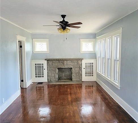 4th image of 216 N Bell Ave