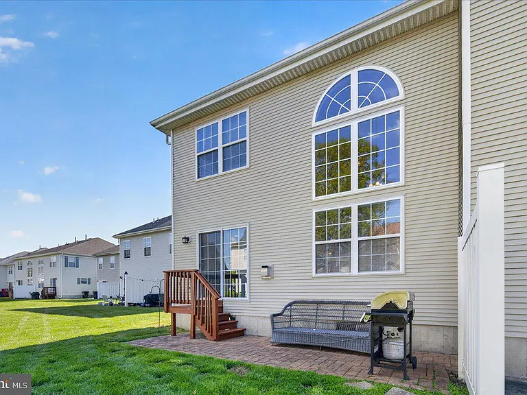 313 Fountayne Ln — Photo 44